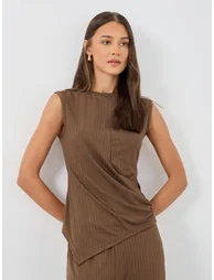 Textured Sleeveless Asymmetric Hem Top