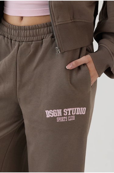 DSGN Studio Applique Straight Leg Jogger - taupe product thumbnail 4