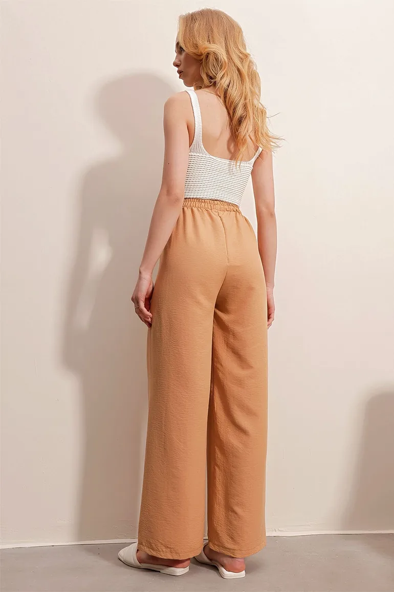 Pants - Brown - Relaxed - 4
