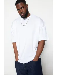 Plus Size T-Shirt - White - Oversize - 10