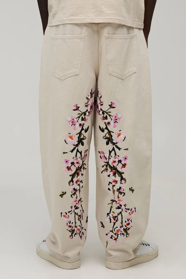 Floral Embroidered Balloon Fit Jeans - ecru