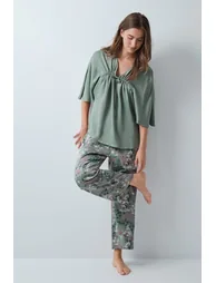 Green camisole capri pyjamas