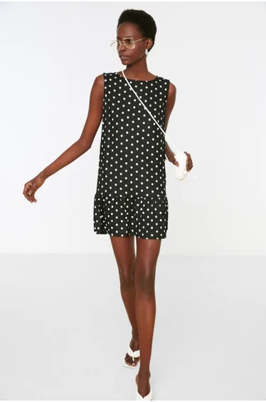 Dress - Black - Ruffle hem