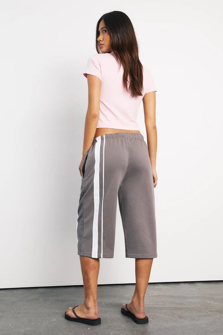 Loopback Low Rise 3/4 Jort With Stripe - charcoal - 2