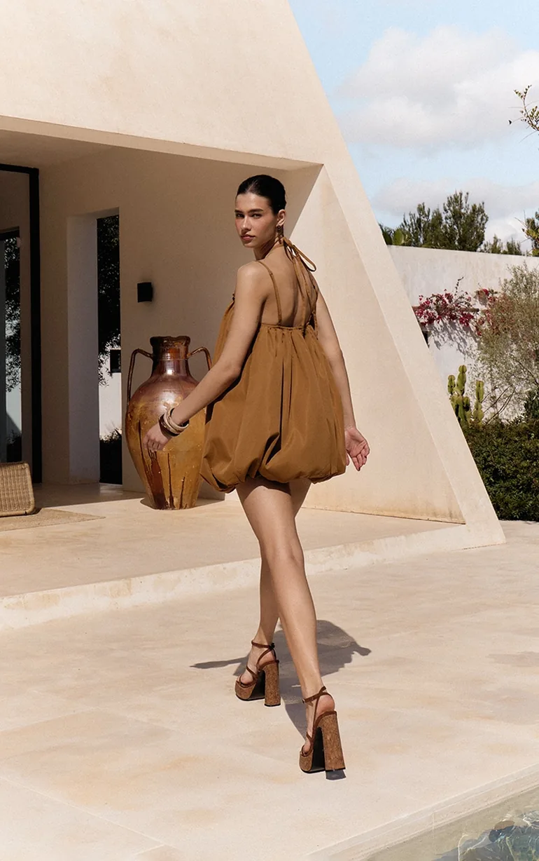 brown dress to a wedding Cameron Espresso published_date:2025-11-04T01:00:26Z Waist 23 (59 cm) Brown Satin Long A-Line Size:46L