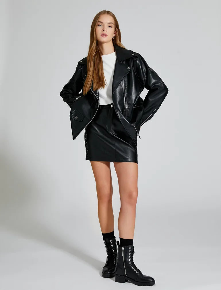 Bird's Eye Veneer and Zipper Detail Medium Rise Faux Leather Skirt