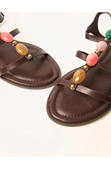 صندل بلو فانيلا باللون البني