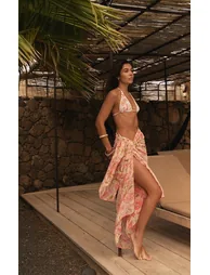 كفر اب بريتي ليتل ثينق باللون الكريمي