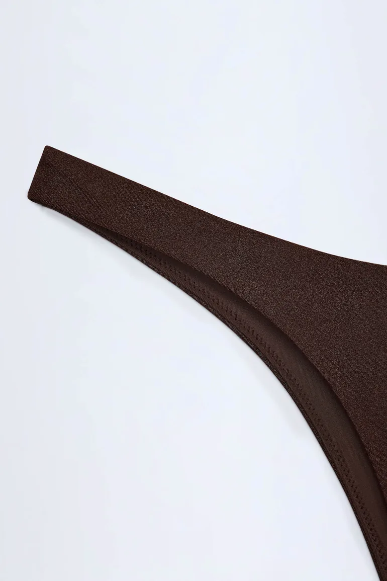 High-Leg Cheeky Bikini Bottoms in Dark Chocolate - 4
