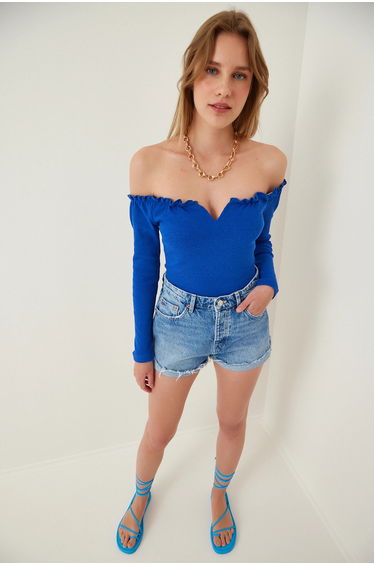 ISTANBUL Fitted Long Sleeve Blouse with Heart Collar