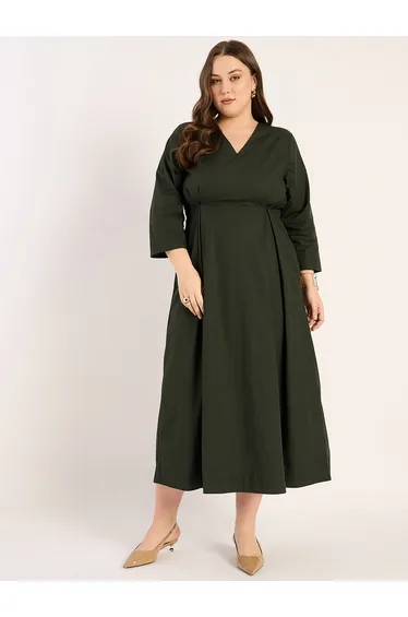 Plus Size V Neck Pleated A-Line Midi Dress