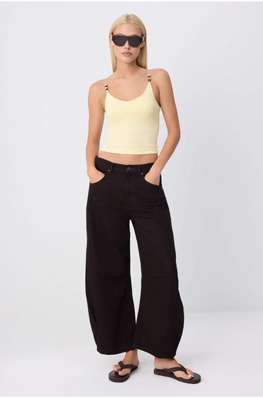 Yellow Plain Fitted V-Neck Thin Strap Sleeveless Stretchy Knitted Undershirt