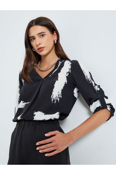 Printed Roll Up Sleeve Top