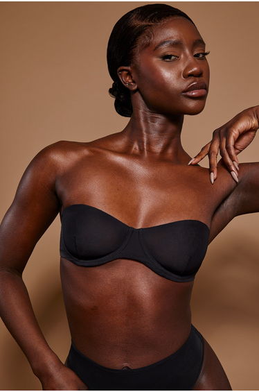 Soft Mesh Strapless Bra in Black