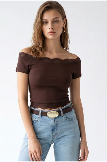 MIXRAY Embroidered Slim-fit Boat Neck Crop Top