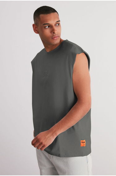 Grey Oversize/Wide Cut Zero Sleeve with Raised Text Printed Label T-Shirt/Undershirt