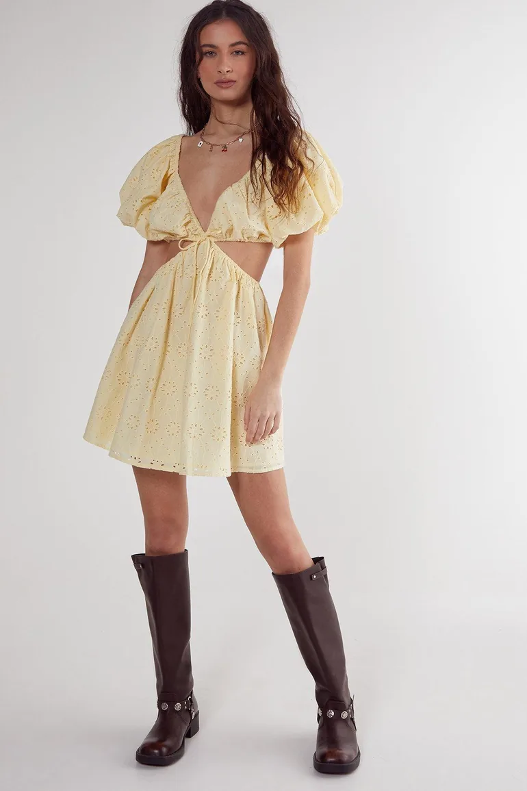 Broderie Cut Out Tie Front Puff Sleeve Skater Dress Nastygal Yellow :  Holiday Dresses : VogaCloset Oman