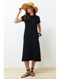 Black Pocketed Premium Crew Neck A-Line Knitted Midi Dress