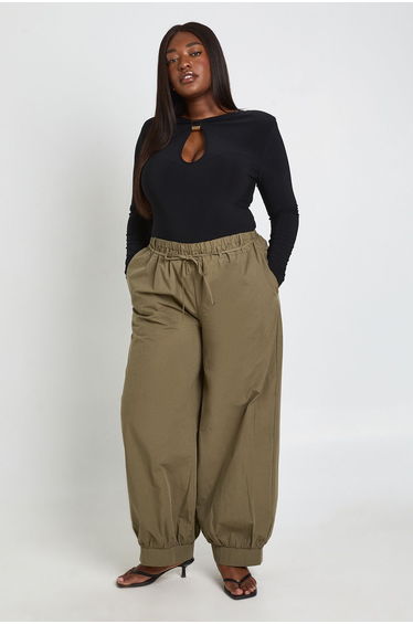 Plus Trim Keyhole Bodysuit - black