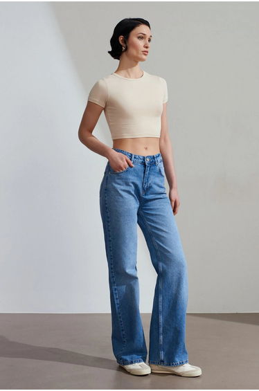 Dilvin Women's Crop Slim-Fit Crew Neck T-Shirt