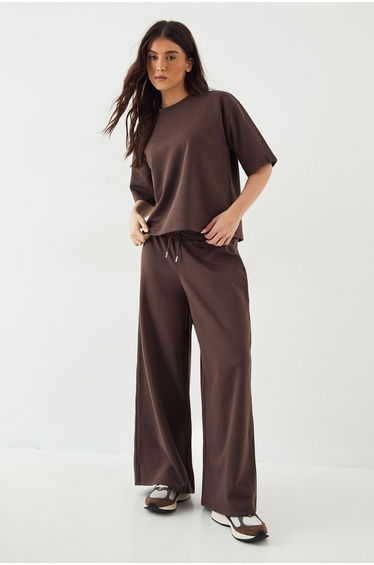 DSGN Studio Interlock Crew Neck Oversized T-Shirt - dark chocolate