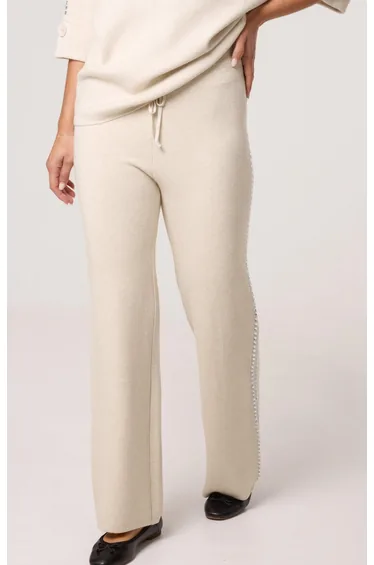 بنطلون مربع بأحجار الراين