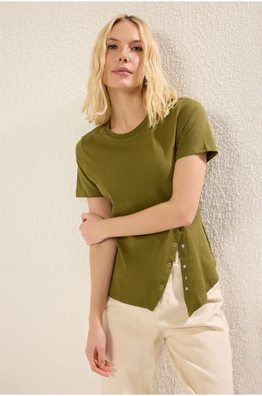 Khaki 100% Cotton Regular/Normal Mold Snap slit Detailed Knitted T-Shirt