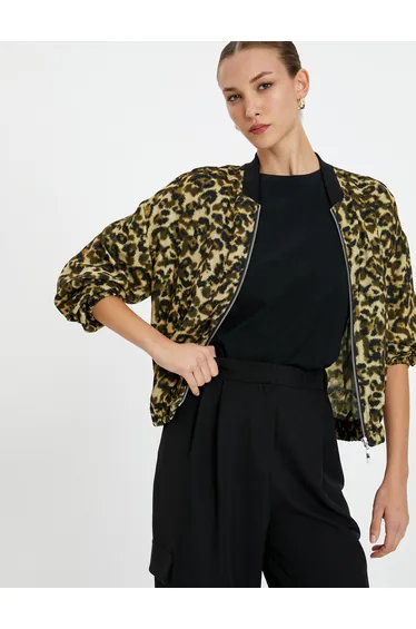 Pocket and Zipper Detail Leopard Printed Bomber Jacket