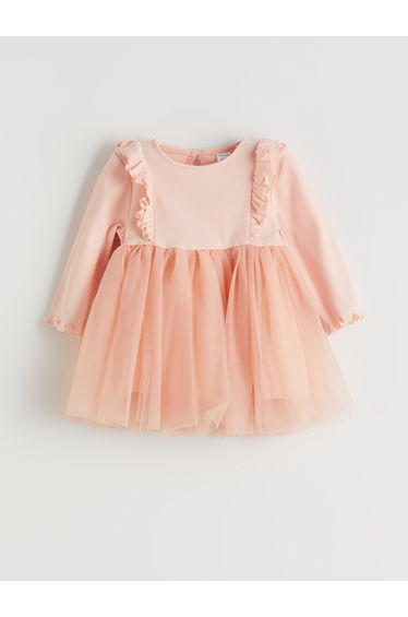 Ballerina-chic for your little darling: the T-shirt dress with a tutu skirt.