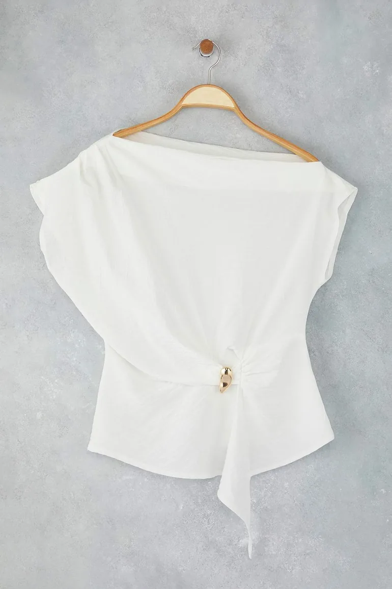 Ecru Boat Neck Fitted Buckle Detailed Woven Blouse - 5