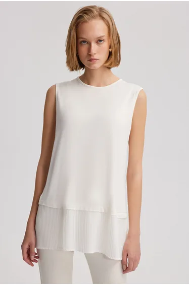 بلوزة داخلية بأكمام