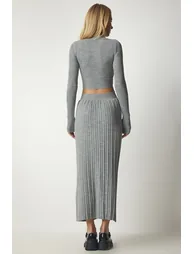 Women's Gray Ribbed Knitwear Crop Skirt Suit - 2