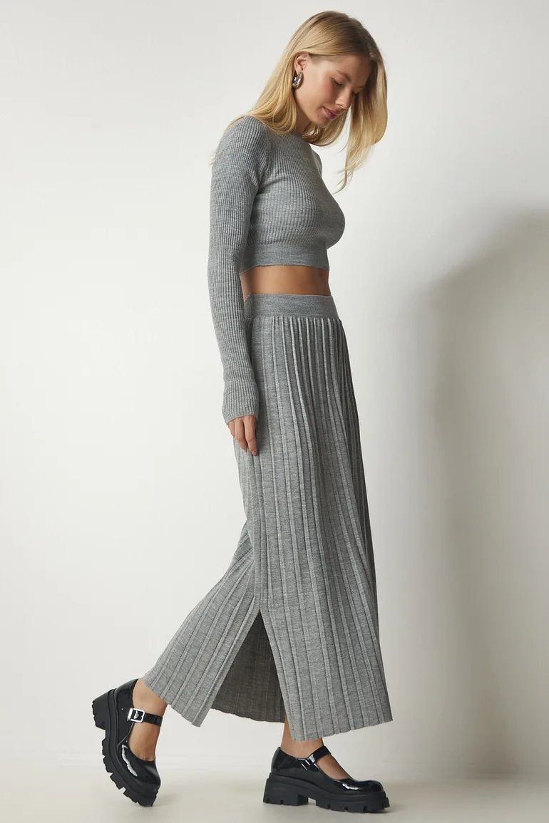 Women's Gray Ribbed Knitwear Crop Skirt Suit - 1