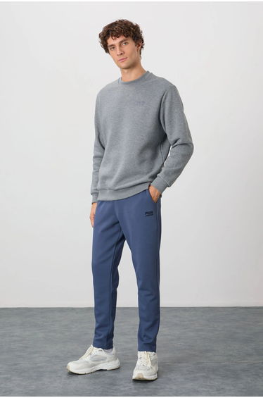 TOMMY Men's Regular Fit Crew Neck Sweatshirt