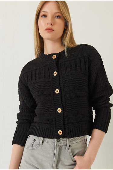 LUCCI Buttoned Cardigan with Crew Neck