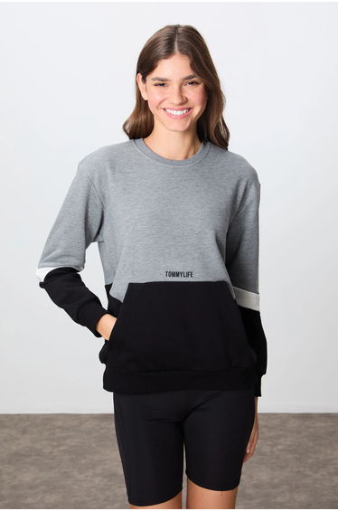 TOMMY Oversized Color-Blocked Crew Neck Sweatshirt