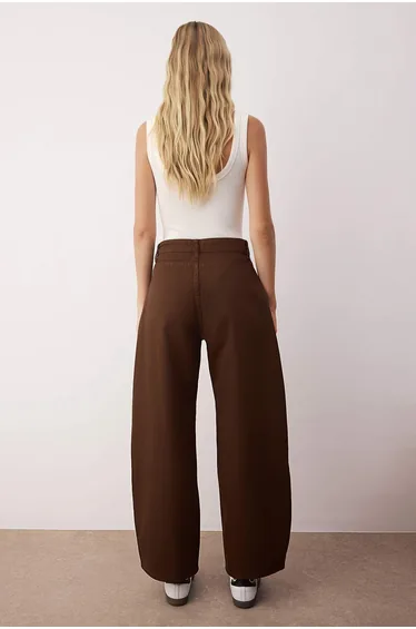 بنطلون قطن بشكل إسطواني - بني