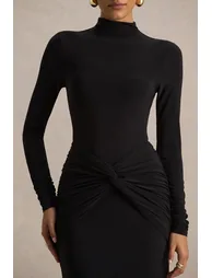 فستان ماكسي بتفصيلة ملتفة بياقة عالية - أسود - 3