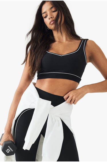 DSGN Studio Sculpt Contrast Piping Sports Bra - black
