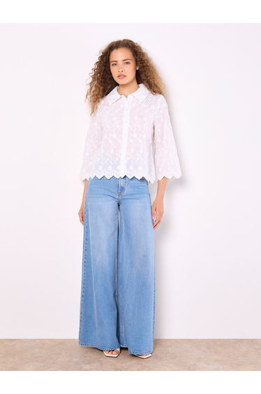 Applique Flowers Cropped Shirt