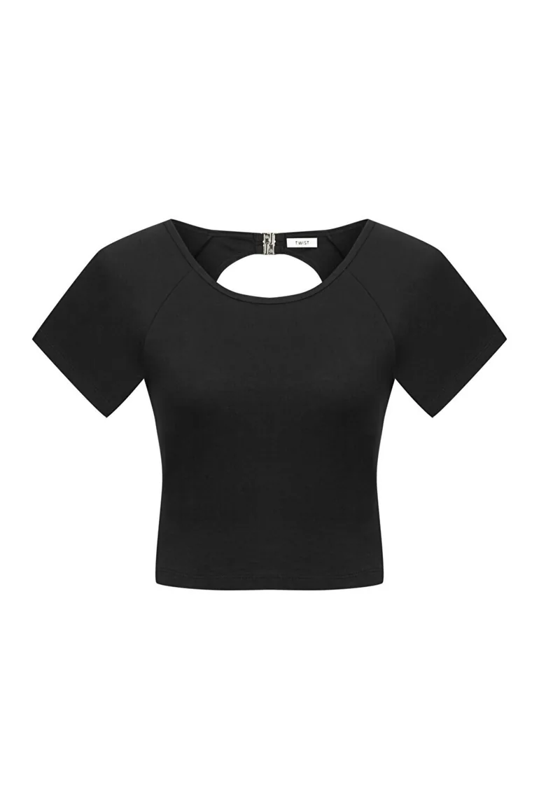 Cutout t-shirt with metal accessories - 2