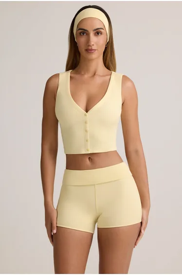 فيست باللون الأصفر