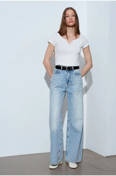DILVIN Women's Slim Fit Cotton U-Neck T-Shirt