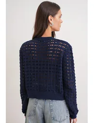 MIXRAY Textured Knit Relaxed Crop Sweater with Crew Neck - 5