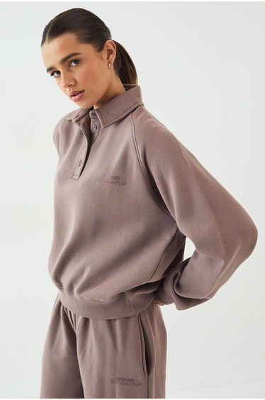 DSGN Studio Raglan Seam Collared Rugby Sweatshirt - mocha