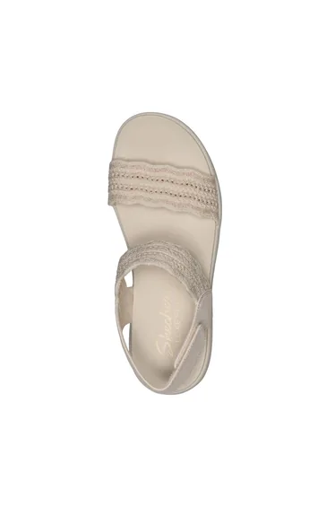 صندل سكيتشرز باللون البيج