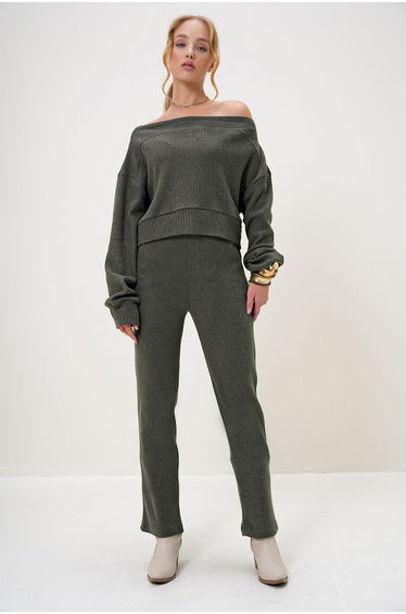 Women's Khaki Interlock Fabric Madonna Collar Crop Sweat and Elastic Leg Trouser Set