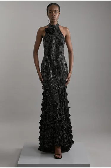 فستان ماكسي ماكسي بزخرفة بأحجار كريستال