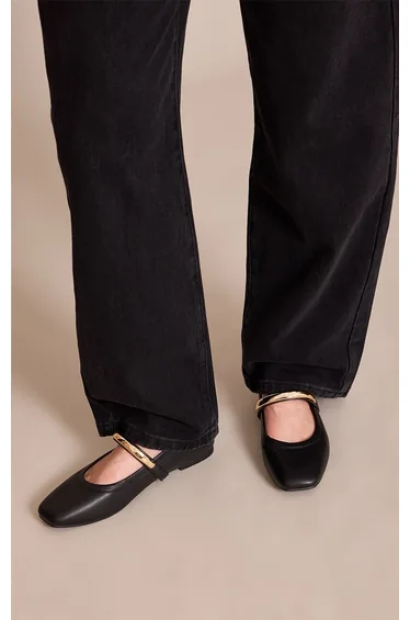 حذاء فلات بريتي ليتل ثينق باللون الأسود