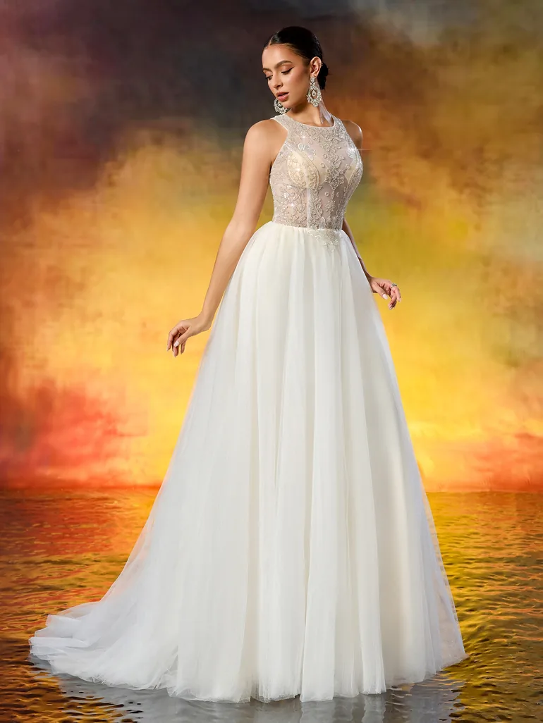 Leely Elegant Round Neck Beaded Tulle Wedding Gown Leely White : Bridal  Dresses : VogaCloset Iraq